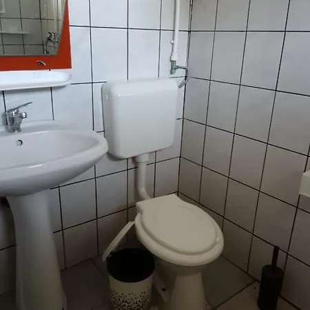 Tarra Garsoniera10 만갈리아